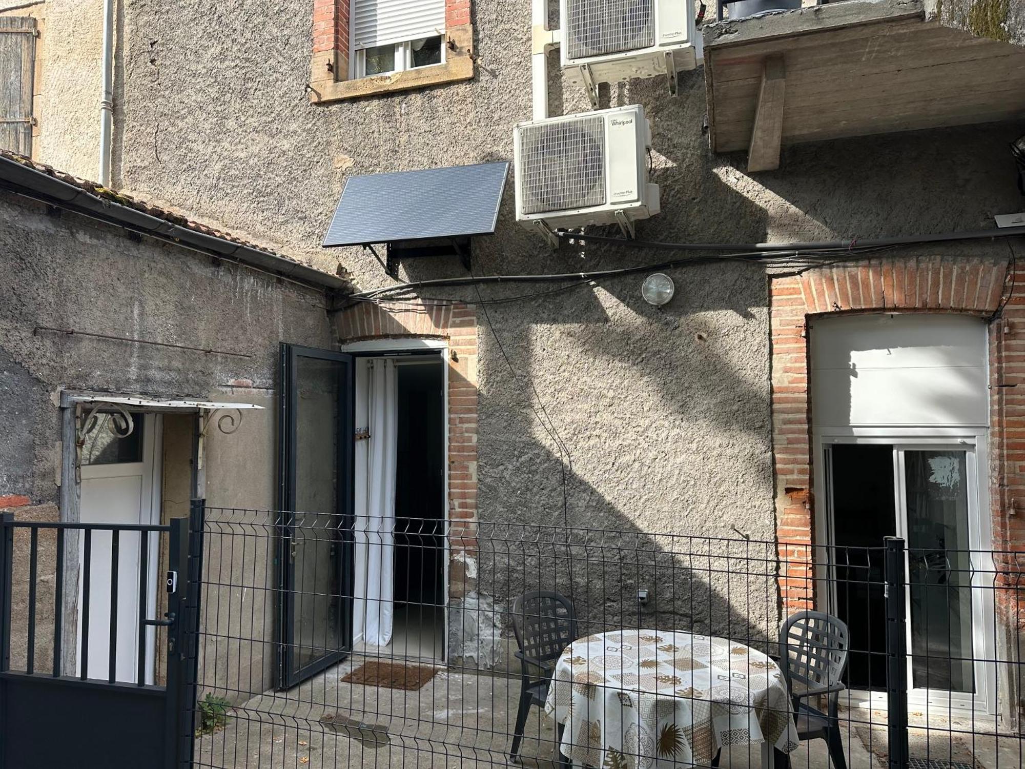 Apartment Centre *
